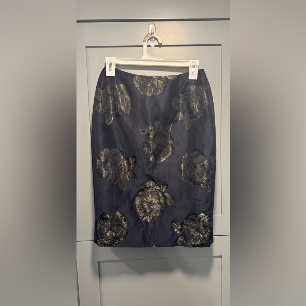 Carlisle Women's Skirt Navy Blue With Gold Roses, Size 4